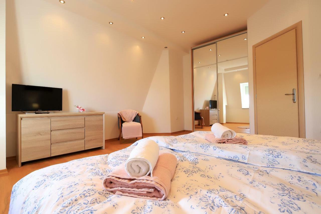 Lux Gold Apartment